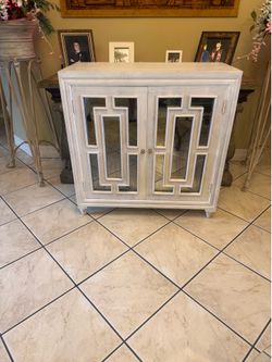 Hilary Solid Wood Accent Cabinet console entrance table