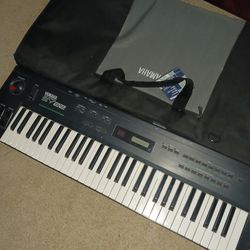 Yamaha SY22 Synthesizer 