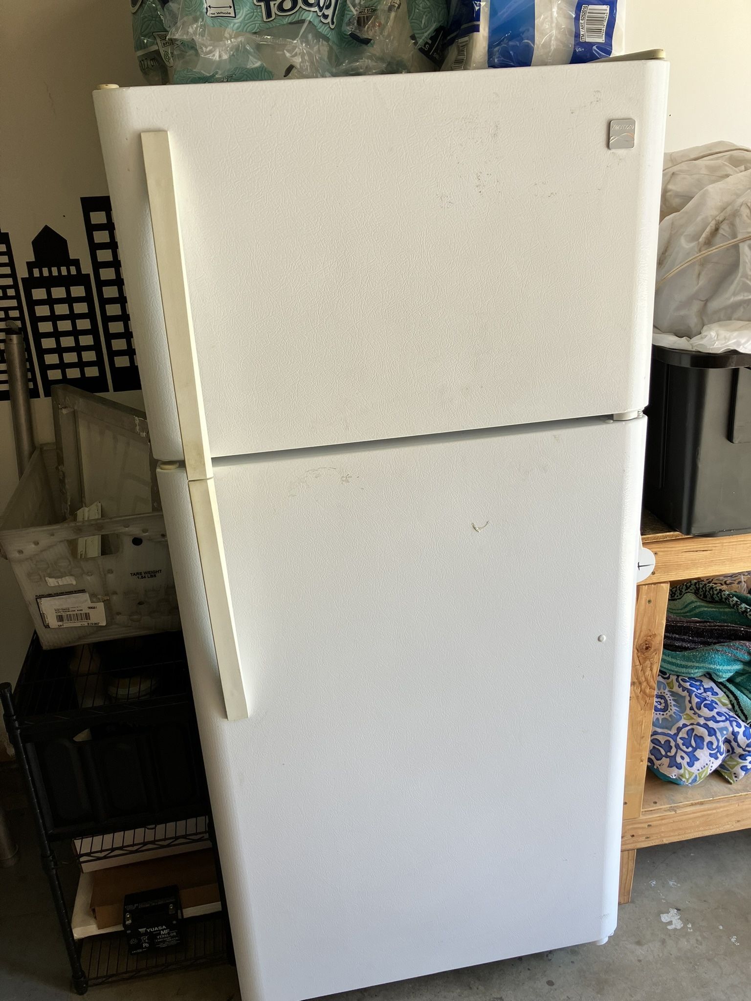Refrigerator 