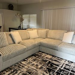 3PC Stupendous Sectional. 🚚WE DELIVER🚚
