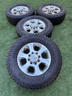 Dodge Ram 2500 and 3500 wheels and tires