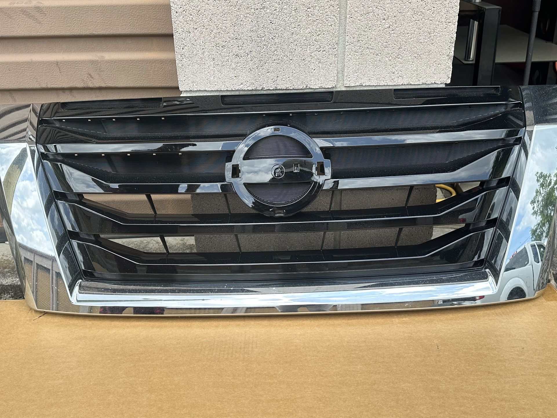 Nissan Rouge 2019 Black Out Grille Kit