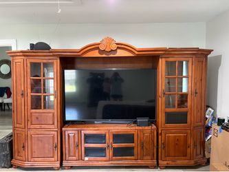 Entertainment center