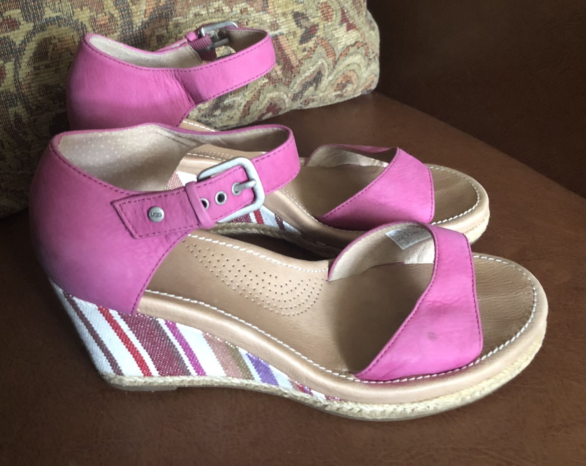 UGG Australia Hot Pink Wedge Sandals Espadrille sz 8.5
