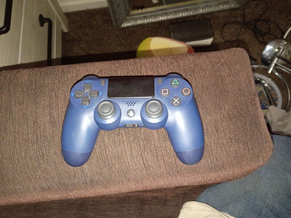 PS4 Controller