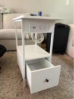 Charging table