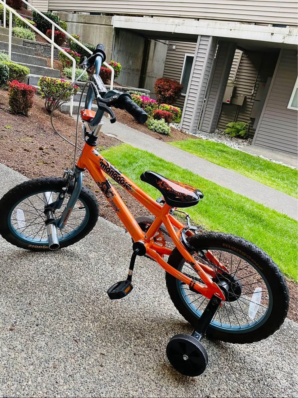 Kids 16 inch mongoose bike