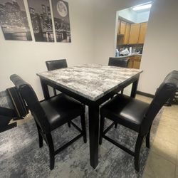 Dining Room Table Set $250