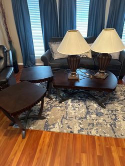 Coffee table + 2 end tables + lamps