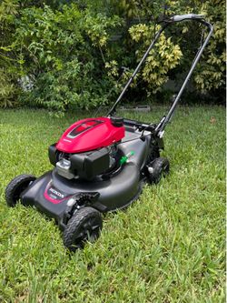 LIKE NEW HONDA HRN 216/170 CC STILL AVAILABLE. DO NOT LOSE YOUR ALMOST LAST CHANCE TO GET THIS BEAUTIFUL SELF-PROPELLED WITH DOUBLE BLADES CUTTING PER