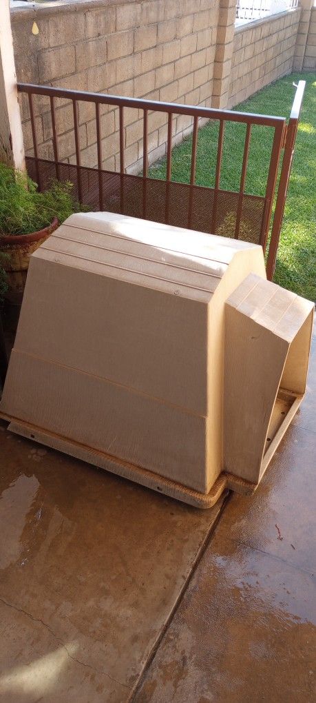 Dog House 4 Sale