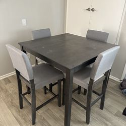 Breakfast table with 4 chairs
