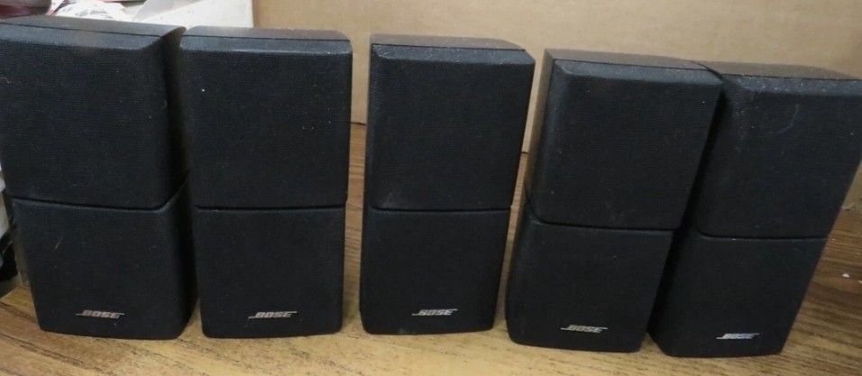 BOSE SURROUND SOUND SPEAKERS GREAT