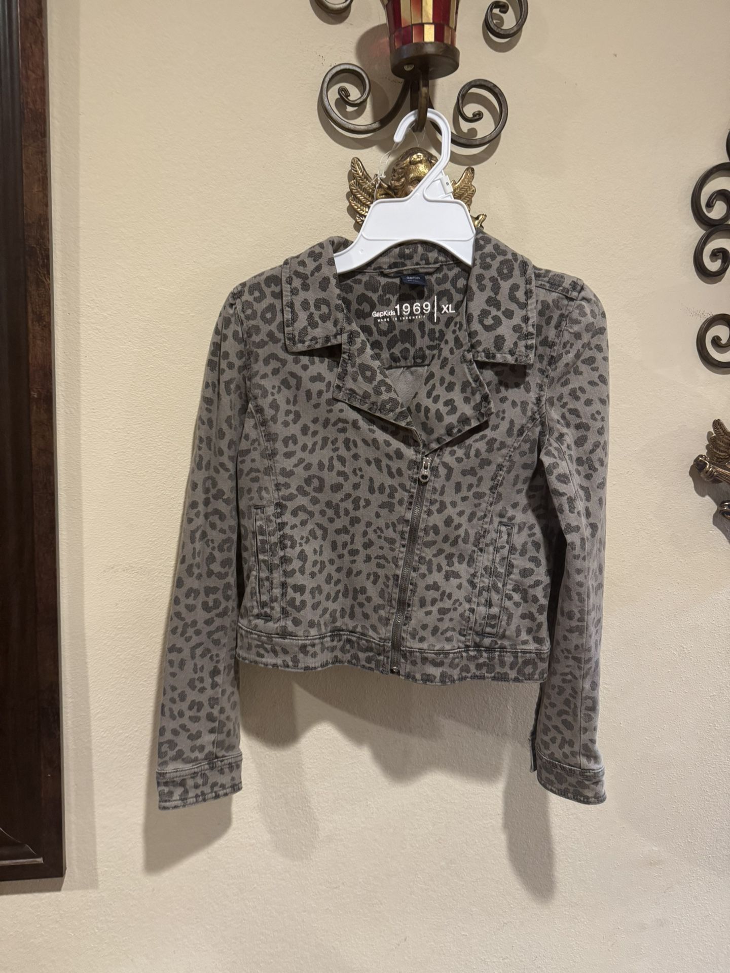 Great Condition Gap Kids Size XL Leopard Jeans Jacket