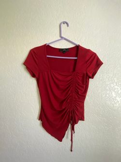 Women’s small red top