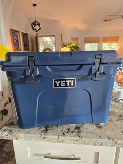 YETI Tundra Hard Cooler Navy Blue