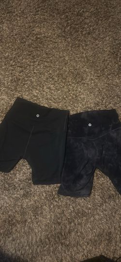 2 Lululemon shorts pack