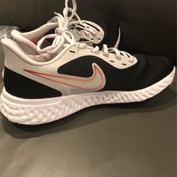 Brand New Men’s Nike - Size 9