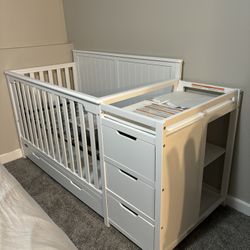 Graco Hadley 5-in-1 Convertible Crib and Changer