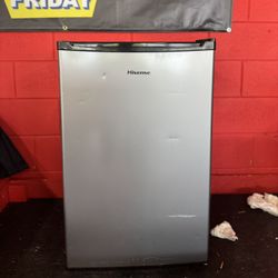 Hisense Mini Fridge