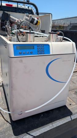 Selerity SFC 4000 Series Supercritical Fluid Chromatograph chemical analysis machine