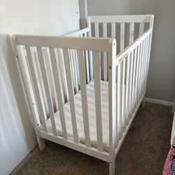 Simple White Mini Crib