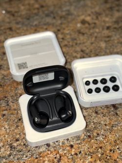 Beats Studio Buds pro 2 Charging Case
