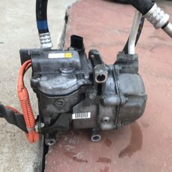 2010-2015 Toyota Prius AC Compressor Unit