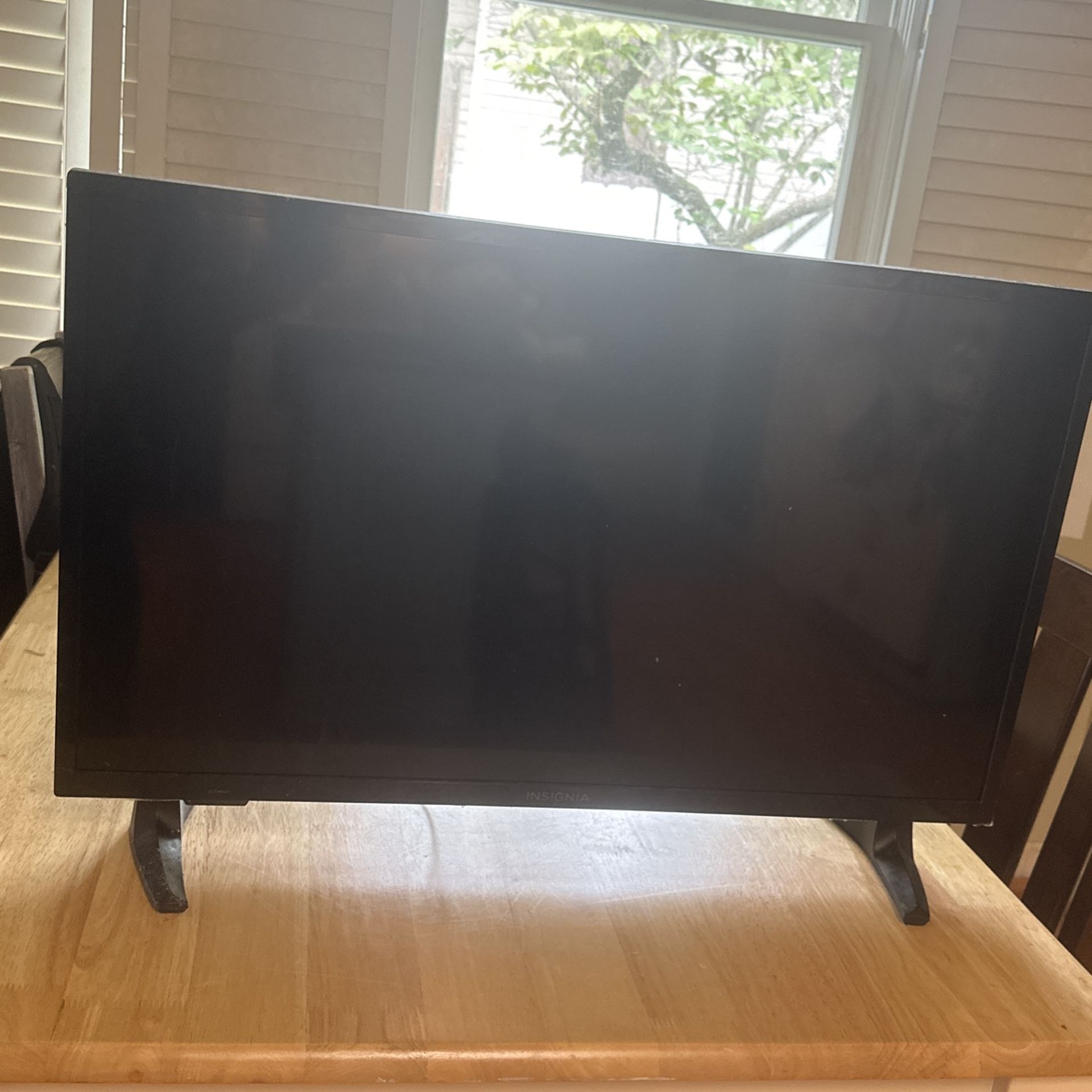 27 Inch Insignia TV