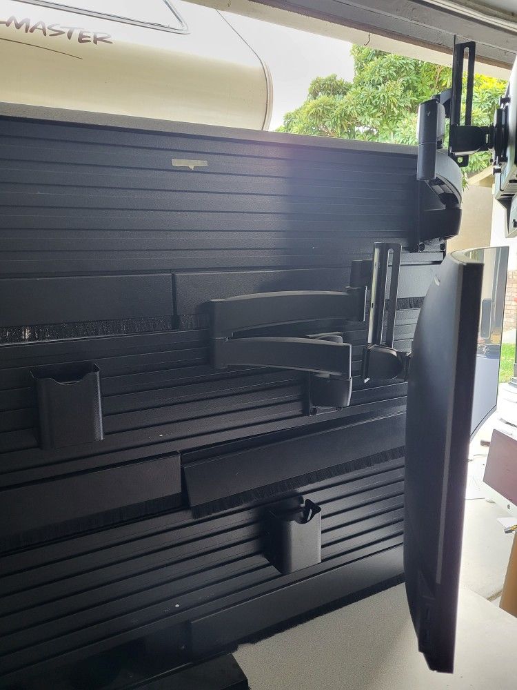 Used, Garage Computer Desk. for Sale in Menifee, CA OfferUp