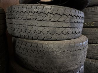 265/70R17 2 used tires Bridgestone 