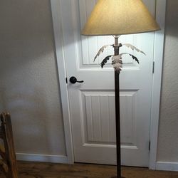Floor lamp