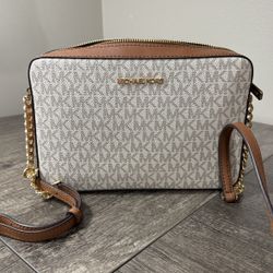 Michael Kors Crossbody