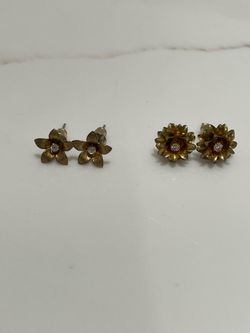 Anthropologie set of 2 Gold Flower Stud Earrings with Crystal Center