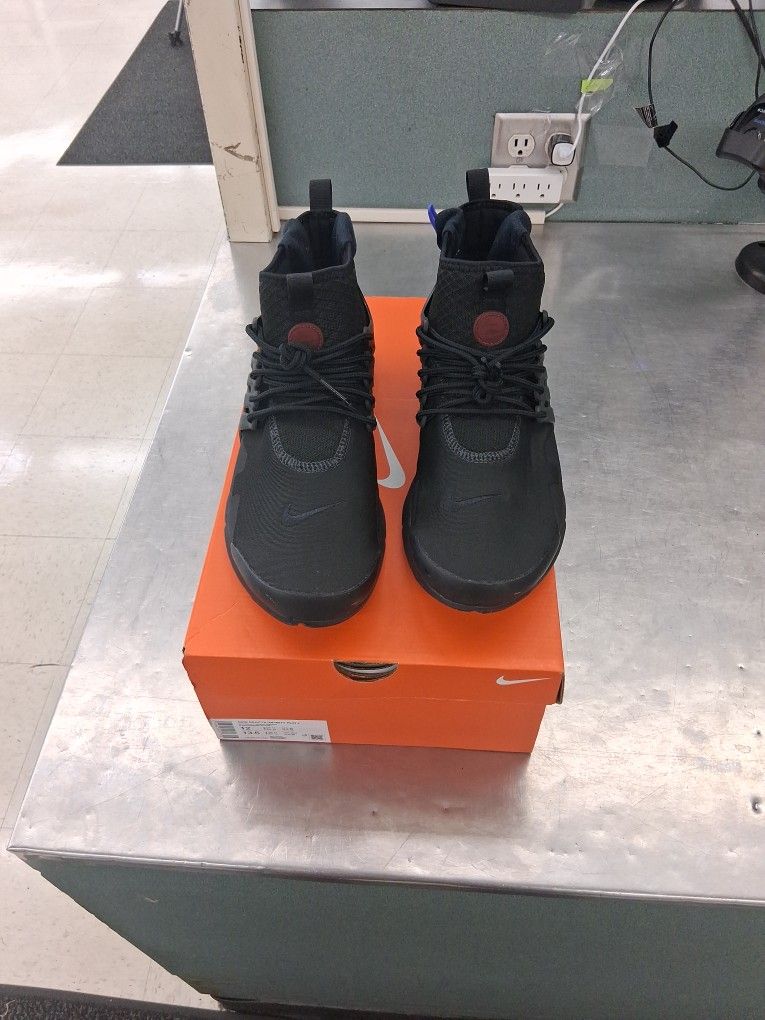 NIKE REACTX INFINITY RUN 4 SIZE 12 $74