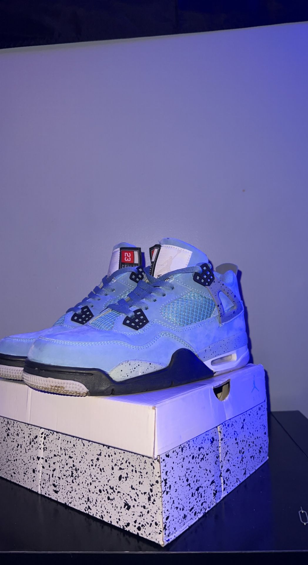 Jordan 4 University Blue 