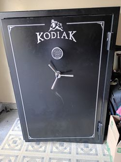 Used but new big KODIAK combo safe 800 come pick up in post falls