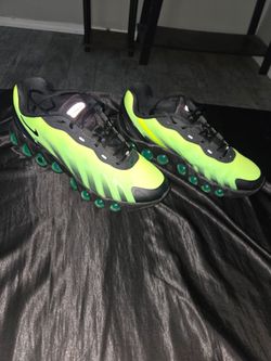 Nike dn8 shock green mens size 9.5