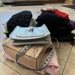 Big Bag Of Women’s Clothing Size Medium 