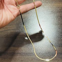 18k Gold Necklace 