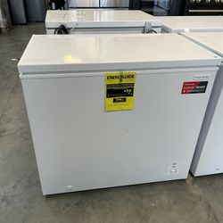 Frigidaire 7 Cu Chest Freezer In White