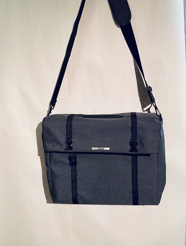 Men’s Asus Messenger Bag for Sale in Beaverton, OR - OfferUp