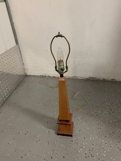 Vintage obelisk table lamp