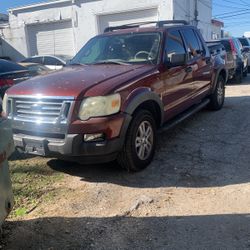 2010 Ford Sportrack Pickup
