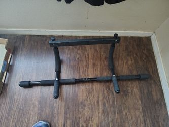Pull up bar Door mounted