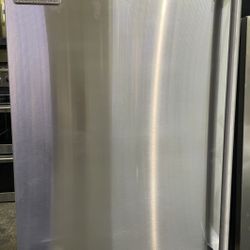 Viking 24” Undercounter mini fridge Stainless Steel 