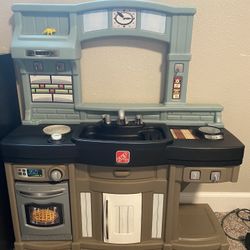Play Kitchen With Accessories 