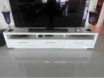 Modern White TV Stand / Entertainment Center – Like New