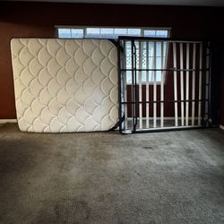 Cali King Mattress <1 year old