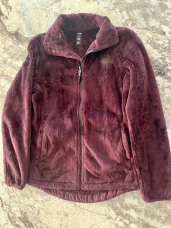 The North Face Woman’s Fleece in Burgundy